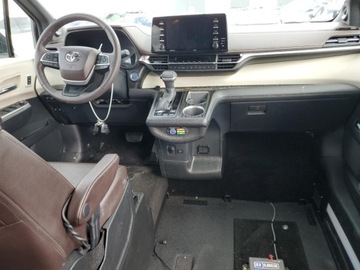 Toyota Sienna III 2022 Toyota Sienna Limited 2022 2.5l 2.5 Hybryda 245KM, zdjęcie 8