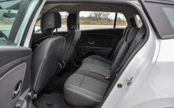 Renault Megane III Grandtour Facelifting 2013 Energy TCe 115KM 2015 Renault Megane 2015 r. Bezwypadkowy 1.2 Benzyna 115KM, zdjęcie 7