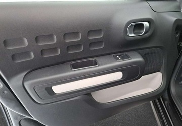 Citroen C3 III Hatchback Facelifting 1.2 PureTech 83KM 2021 Citroen C3 Citroen C3 Zadbany Czerwony Czarny AndroidAuto Klima, zdjęcie 13