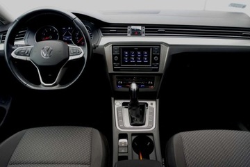 Volkswagen Passat B8 Variant Facelifting 1.5 TSI EVO 150KM 2021 Volkswagen Passat DSG, EVO Essence, 2021, 1.5 TSI 150KM, BDB, FV23 1.5, zdjęcie 9
