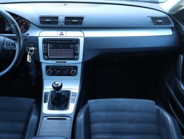 Volkswagen Passat CC 2.0 TDI-CR DPF 140KM 2009 VW Passat CC 2.0 TDI, Klima, Klimatronic, zdjęcie 7