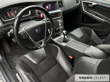 Volvo S60 II Sedan Facelifting 2.0 T3 DRIVE-E 152KM 2018 Volvo S60 FV23% SalonPL T3 RDesign Momentum Biksen, zdjęcie 9