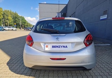 Peugeot 208 I Hatchback 5d Facelifting 1.2 PureTech 82KM 2018 Peugeot 208 Peugeot 208 1.2 Benz 82KM Active 1.2 Benzyna 82KM, zdjęcie 8