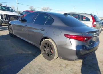 Alfa Romeo Giulia II 2023 Alfa Romeo Giulia ALFA ROMEO GIULIA TI AWD 2.0 Benzyna 284KM, zdjęcie 3