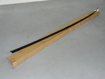 НОВАЯ накладка на крышу левая RANGE ROVER VELAR 2017-