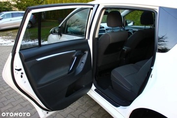 Toyota Verso Minivan Facelifting 1.6 D-4D 112KM 2015 Toyota Verso Toyota Verso 1.6 D-4D 7-Sitzer StartStop Skyview Edition 1.6, zdjęcie 33