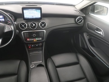 Mercedes GLA I Off-Roader Facelifting 1.6 200 156KM 2018 Mercedes GLA GLA 200, Salon Polska, Automat, zdjęcie 7