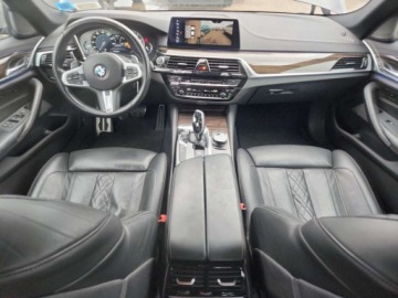 BMW Seria 5 G30-G31 2018 BMW Seria 5 M550xi 2018 4.4l 4.4 Benzyna 456KM, zdjęcie 8