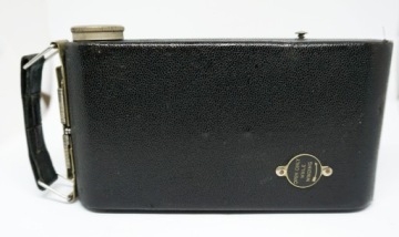 Фотоаппарат Kodak Eastman Jiffy Kodak Six-20 с сильфоном, в рабочем состоянии.