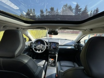 Volvo XC40 Crossover Facelifting 2.0 B5 250KM 2023 Volvo XC 40 B5 AWD R-Design, zdjęcie 6