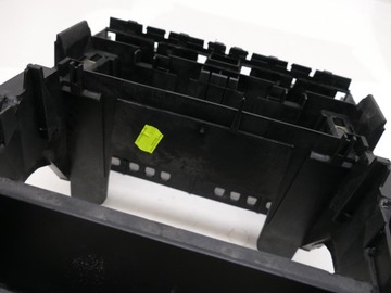 AUDI A4 B7 RAMKA RADIA KOSZ WNĘKA POD RADIO