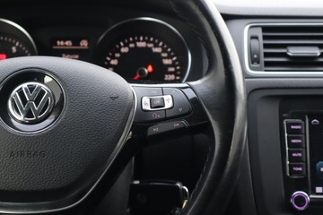 Volkswagen Jetta VI Sedan Facelifting 1.4 TSI 125KM 2016 VW Jetta 1.4 TSI, Salon Polska, 1. Właściciel, zdjęcie 17