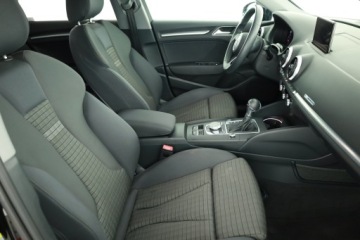 Audi A3 8V Limousine Facelifting 1.5 TFSI 150KM 2018 Audi A3 1.5 TFSI, Salon Polska, Automat, Navi, zdjęcie 6