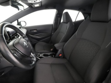 Toyota Corolla XII Hatchback 1.2 Turbo D-4T 116KM 2019 Toyota Corolla klima auto LED kamera, zdjęcie 12