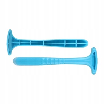 Удаление омертвевшей кожи скребком для ног