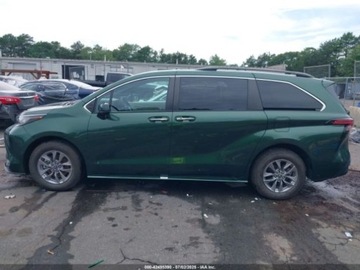 Toyota Sienna III 2022 Toyota Sienna XLE, 2022r., 4x4, 2.5L 2.5 Benzyna 189KM, zdjęcie 3