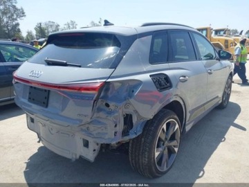 Audi Q4 2024 Audi Q4 e-tron E-TRON PREMIUM PLUS 55 QUATTRO, 2024r., 4x4, Elektryczny, zdjęcie 3