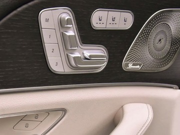 Mercedes GLE V167 SUV Facelifting 2.0 300d 269KM 2025 MERCEDES-BENZ GLE 300 d 4-Matic AMG Line 2.0 (269KM) 2025, zdjęcie 12