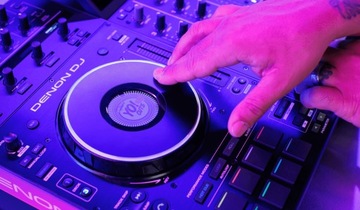 Автономный DJ-контроллер Denon DJ Prime 4+ PLUS