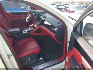 Bentley Bentayga 2022 Bentley Bentayga V8 2022 4.0l 4.0 Benzyna 542KM, zdjęcie 8