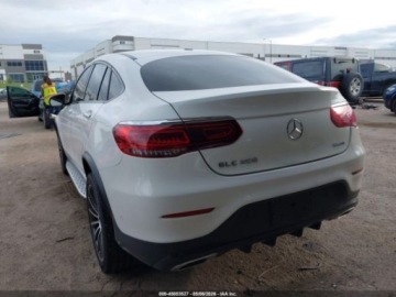 Mercedes GLC C253 2021 Mercedes-Benz GLC 2021 MERCEDES-BENZ GLC 300 4MATIC COUPE 2.0 Benzyna 255KM, zdjęcie 3