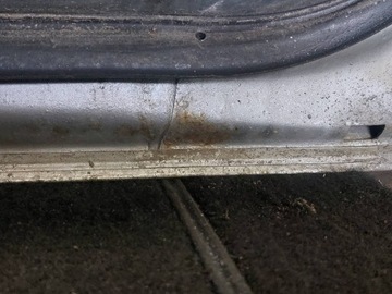 DVEŘE KOMPLETNÍ LEVÝ PŘEDNÍ MAZDA 6 I GG GY 25H STŘÍBRNÉ