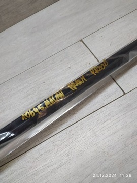 10645. MACAN LIŠTA ZHRNUJÍCÍ PRAVÝ PŘEDNÍ 95B837476D