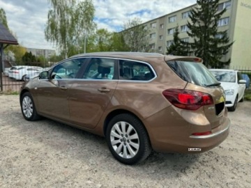 Opel Astra J Sports Tourer Facelifting 1.6 CDTI  136KM 2014 Opel Astra Opel Astra J Enjoy 1,6 Diesel 136KM Zamiana 1.6 Diesel 136KM, zdjęcie 9