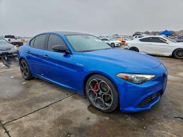 Alfa Romeo Giulia II Sedan Facelifting 2.0 Turbo 280KM 2023 Alfa Romeo Giulia 2023r., TI, 2.0L, od ubezpieczalni 2.0 Benzyna 280KM, zdjęcie 5