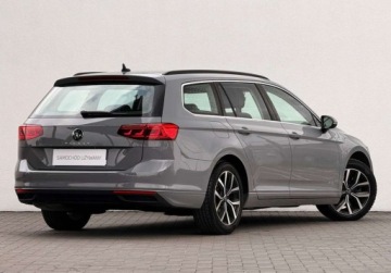 Volkswagen Passat B8 Variant Facelifting 1.5 TSI EVO 150KM 2022 Volkswagen Passat Matrix-LED Kamera Czujniki Travel Assist FVAT23 Sal, zdjęcie 1