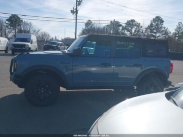 Ford Bronco V 2022 Ford Bronco Black Diamond, 2022r., 4x4, 2.3L 2.3 Benzyna 275KM, zdjęcie 5