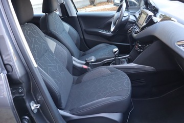 Peugeot 2008 I SUV Facelifting 1.2 PureTech 130KM 2016 Peugeot 2008 1.2 PureTech, Salon Polska, zdjęcie 8