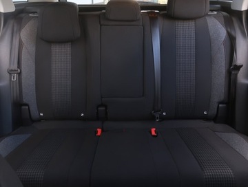 Peugeot 3008 II Crossover 1.2 PureTech 130KM 2019 Peugeot 3008 1.2 PureTech, Navi, Klima, zdjęcie 9