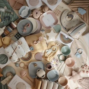 Силиконовый нагрудник с регулируемым карманом MUSHIE Whales Whales