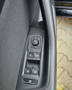 Volkswagen Passat B8 Variant 2.0 TDI BlueMotion SCR 150KM 2017 Volkswagen Passat Variant 2.0 TDI SCR DSG, zdjęcie 27