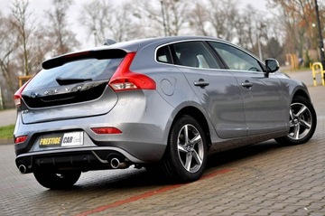 Volvo V40 II Hatchback 2.0 D2 DRIVE-E 120KM 2015 Volvo V40 R-Design Xenon Ledy Digital Alcantara, zdjęcie 9