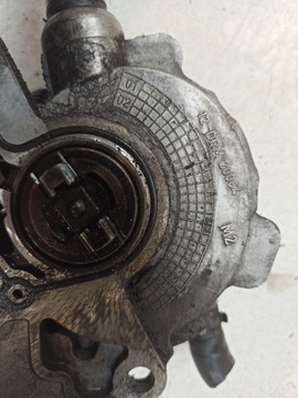 VOLKSWAGEN PASSAT B6 1.9 TDI ВАКУУМНЫЙ НАСОС 038145209A