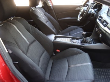 Mazda 3 III Hatchback Facelifting 2.0 SKYACTIV-G I-ELOOP 165KM 2018 Mazda 3 2.0 Skyactiv-G, Salon Polska, Navi, Klima, zdjęcie 8