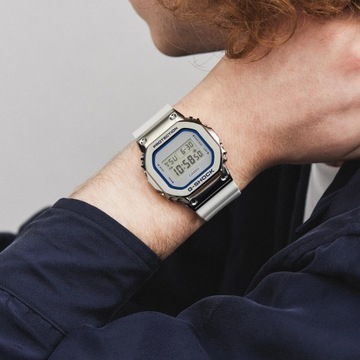 Casio G-Shock GM-5600LC-7ER 200m BIAŁY