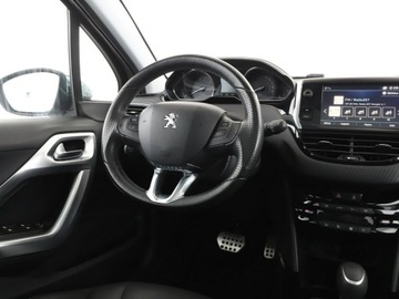 Peugeot 2008 I SUV Facelifting 1.2 PureTech 110KM 2017 Peugeot 2008 1.2 Automat Crossway Panorama Navi, zdjęcie 15