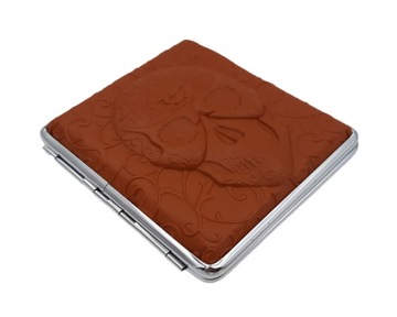 Хороший портсигар на 20 сигарет, головка повреждена.