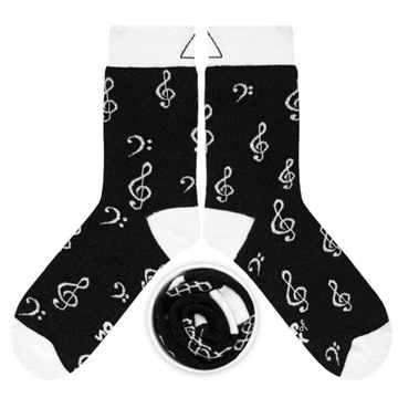 CUPOFSOX CZARNO BIAŁE SKARPETY W NUTY 37-40