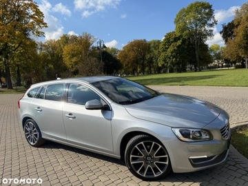 Volvo V60 I Kombi Facelifting 2.0 D4 DRIVE-E 190KM 2015 Volvo V60 Volvo V60 D4 Momentum 2.0 Diesel 190KM, zdjęcie 17