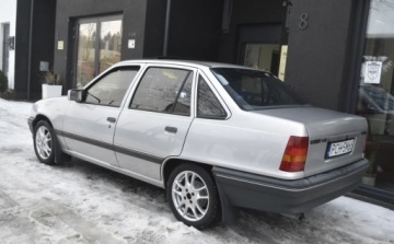 Opel Kadett E Sedan 1.4 i 60KM 1991 Opel Kadett Opel Kadett 1.4 GL 1.4 Benzyna 60KM, zdjęcie 18