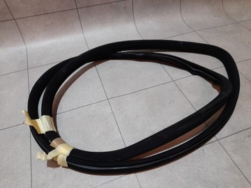 MERCEDES W221 ПРОКЛАДКА ДВЕРИ ПЕРЕДНЕЙ ЛЕВОЙ, НИЦЦА