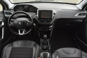 Peugeot 2008 I SUV Facelifting 1.6 BlueHDi 99KM 2016 Peugeot 2008 1.6HDI panorama nawi Car Play doinwes, zdjęcie 16