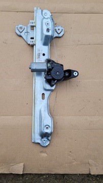 QASHQAI J11 MECHANIZM SZYBY LEWY TYŁ 827014EA0A