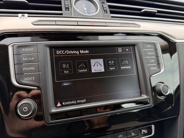 Volkswagen Passat B8 Variant 2.0 TSI BlueMotion Technology 220KM 2016 Volkswagen Passat 2.0 TSI 220KM, dsg, skora, dynaudio, bezwypadkowy, super, zdjęcie 31