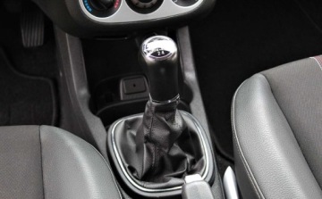 Opel Corsa D Hatchback 5d Facelifting 1.4 87KM 2013 Opel Corsa 1.4 i Tapiercka czesciowo skorzana Klima 1 rok gwarancji, zdjęcie 20