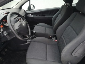 Peugeot 207 Hatchback 5d 1.4 16V 88KM 2007 Peugeot 207 1.4 16V 88KM Klimatyzacja Isofix, zdjęcie 15